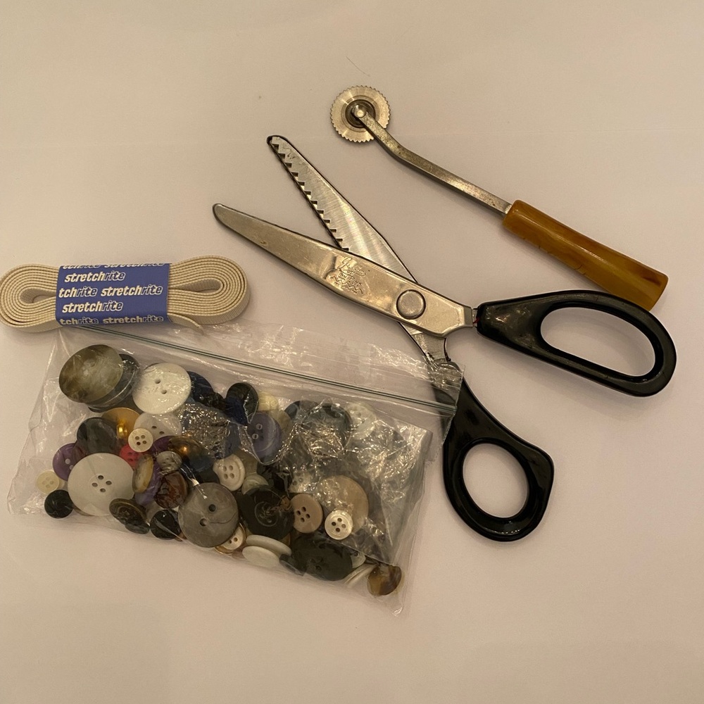 Vintage Griffin Pinking Shears, Tracing Wheel & Buttons